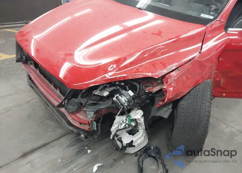 2015 Volvo Xc60 T6 R-Design Platinum z USA, uszkodzony, nr VIN YV4902RS9F2734539